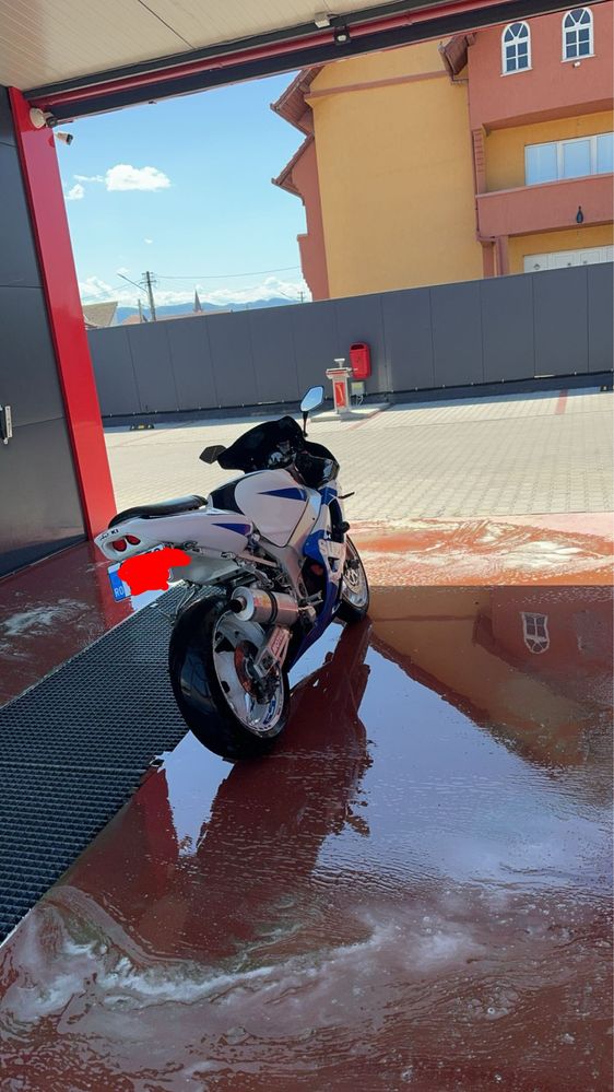 Suzuki gsxr 600 limitat A2 in acte