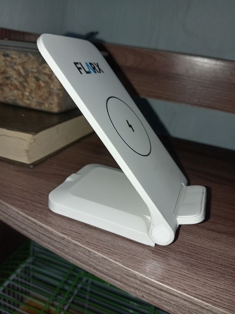 Продам беспроводную зарядку Flex