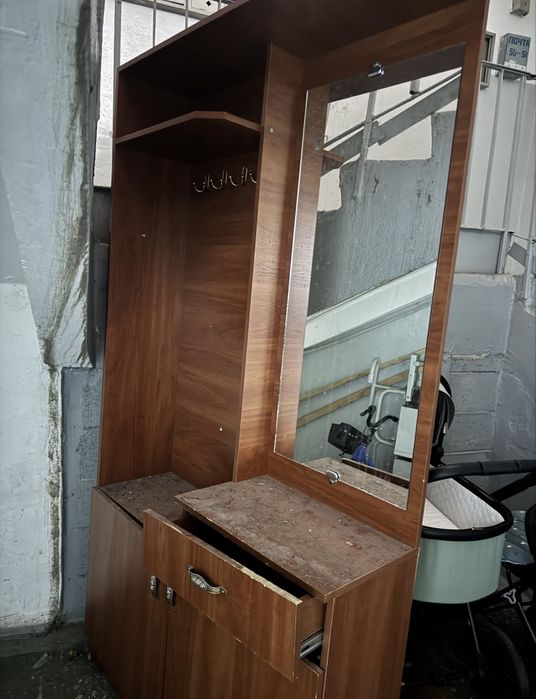 Прихожая бу в отличном состояний