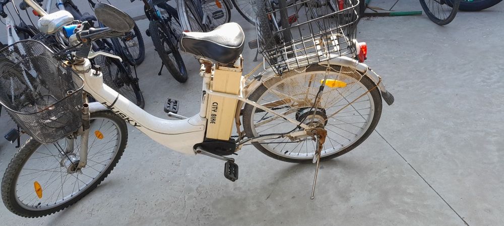 Vând și repar biciclete