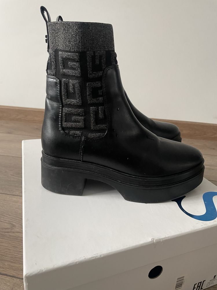 Дамски боти Guess
