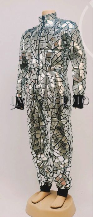 Сценичен костюм