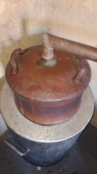 Продавам казан от дебел хром никел материал