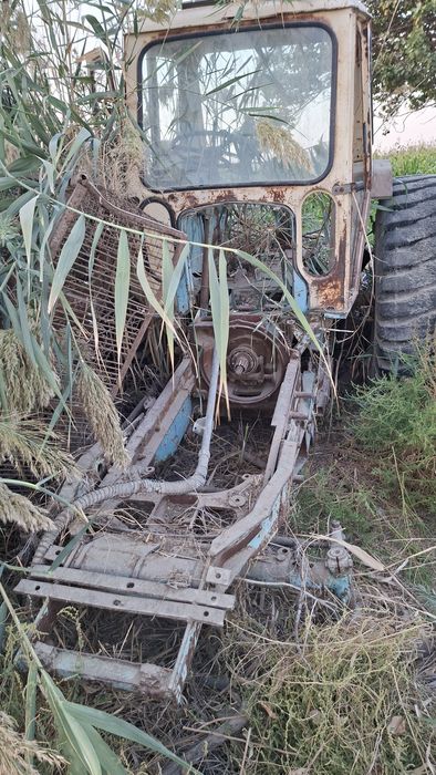 Трактор сотилади. Traktor sotiladi.