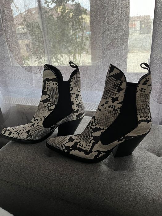 Ghete dama Zara Trafaluc