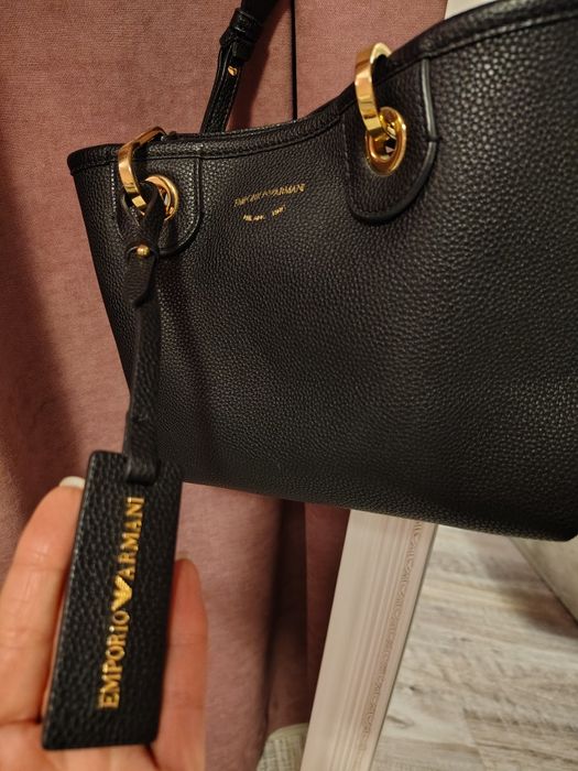 Armani -дамска чанта-намалена за черен петък!