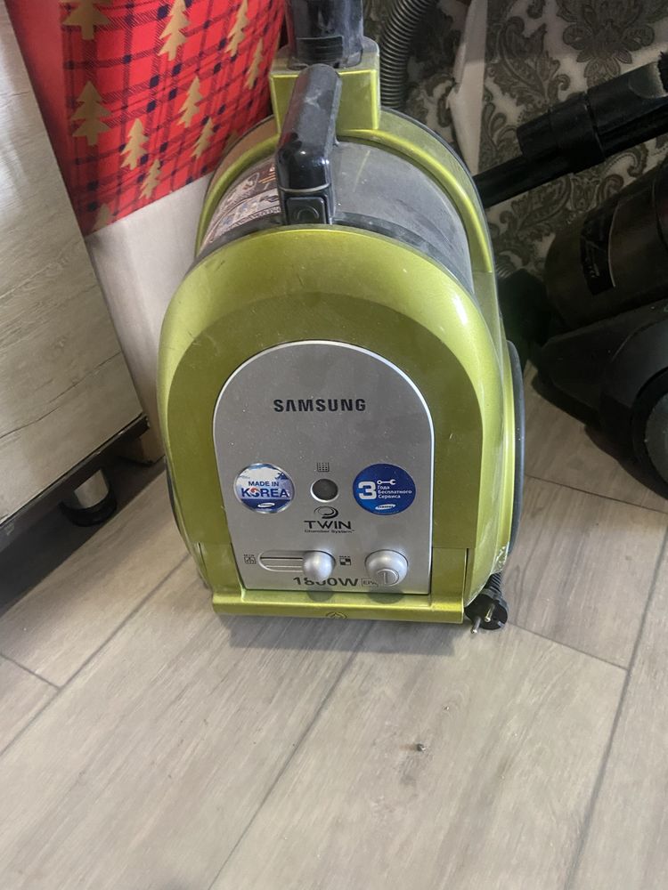 Продам Пылесос Samsung