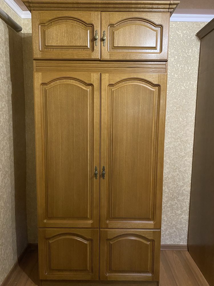 Продается;  Шифоньер из МДФ с антресолью, Белоруссия .