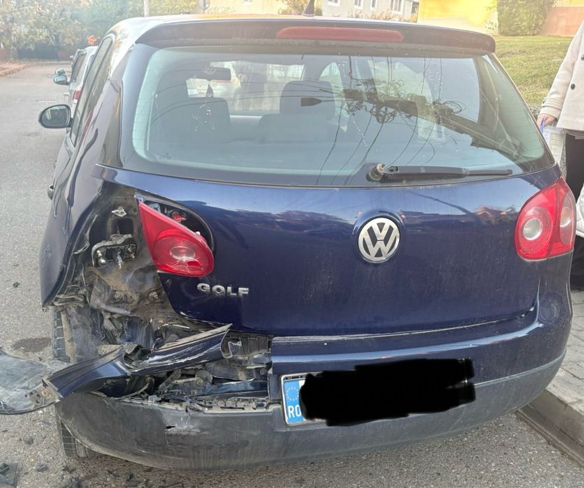 Vand golf 5 an 2006 ,motor 1.4 benzina