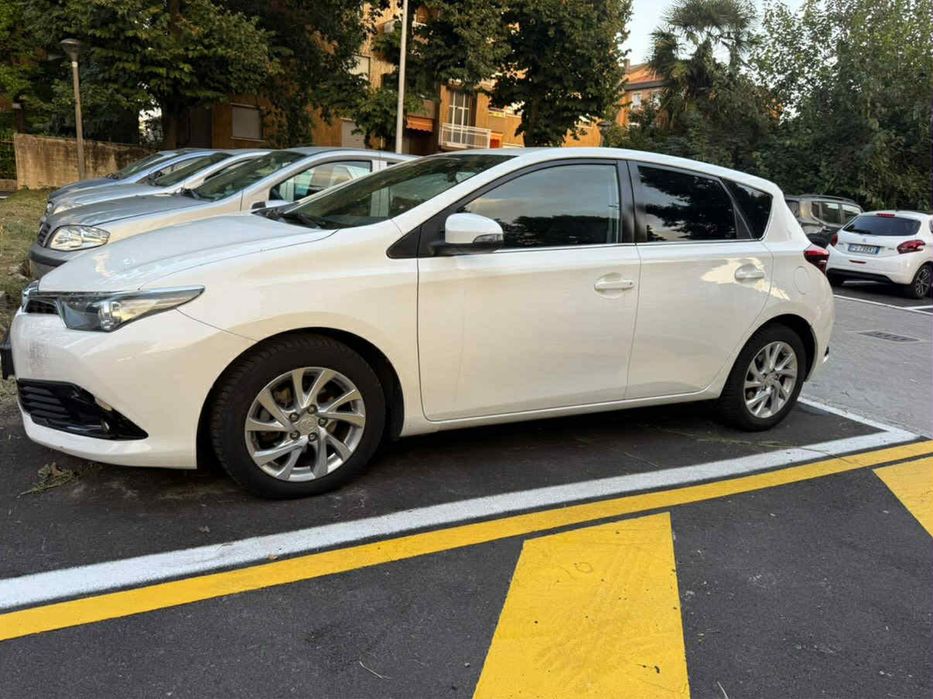 Toyota Auris 2015