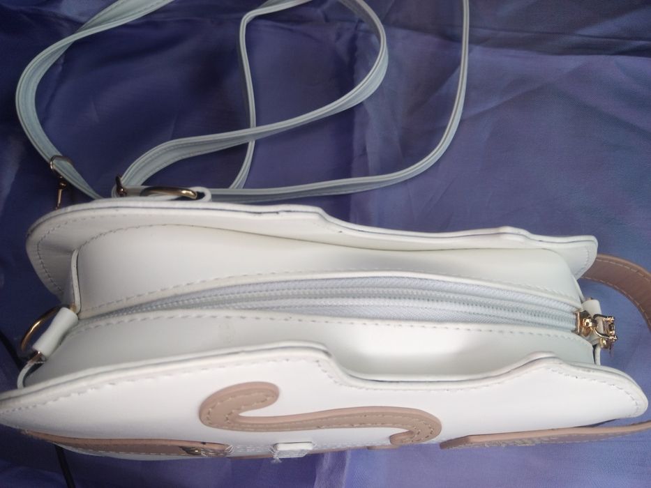 Дамска кожена чанта Китара