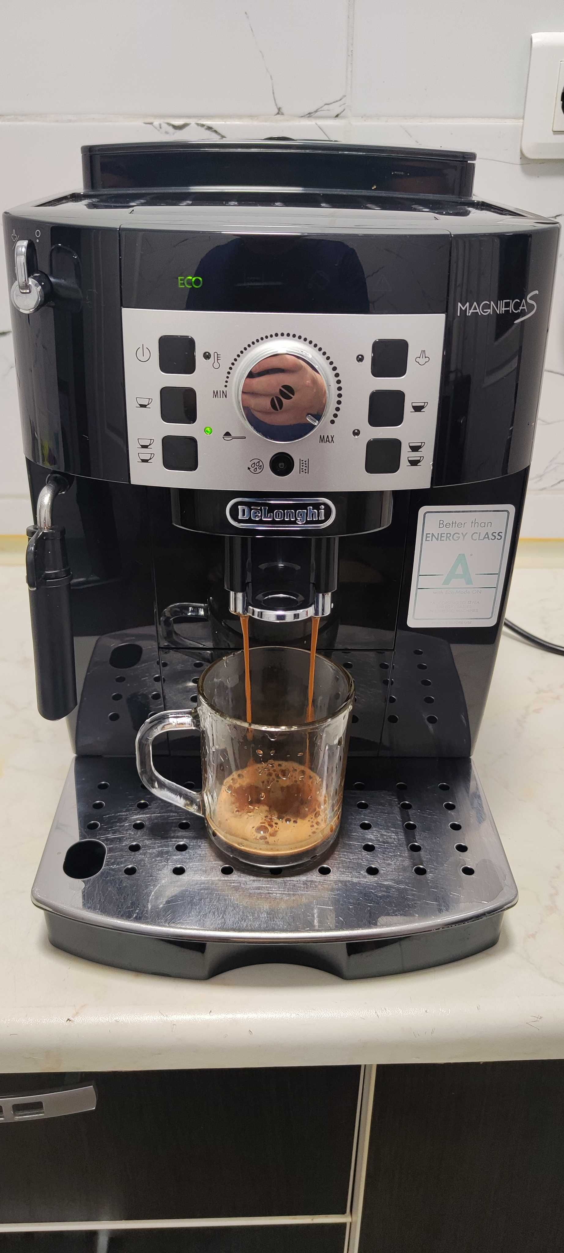 Espressor DeLonghi Magnifica S ECAM 22.110.B Aparat cu Cafea Boabe
