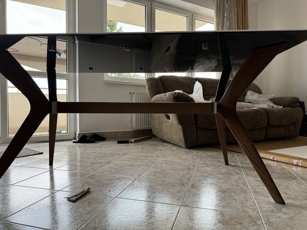 Masa eleganta Calligaris noua, ambalata