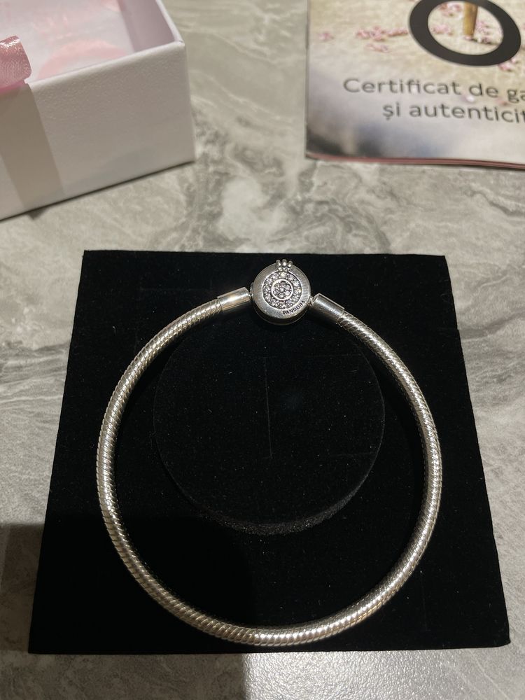 Bratara pandora