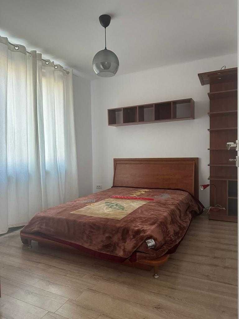 Inchiriez Apartament 2 camere Craiova central