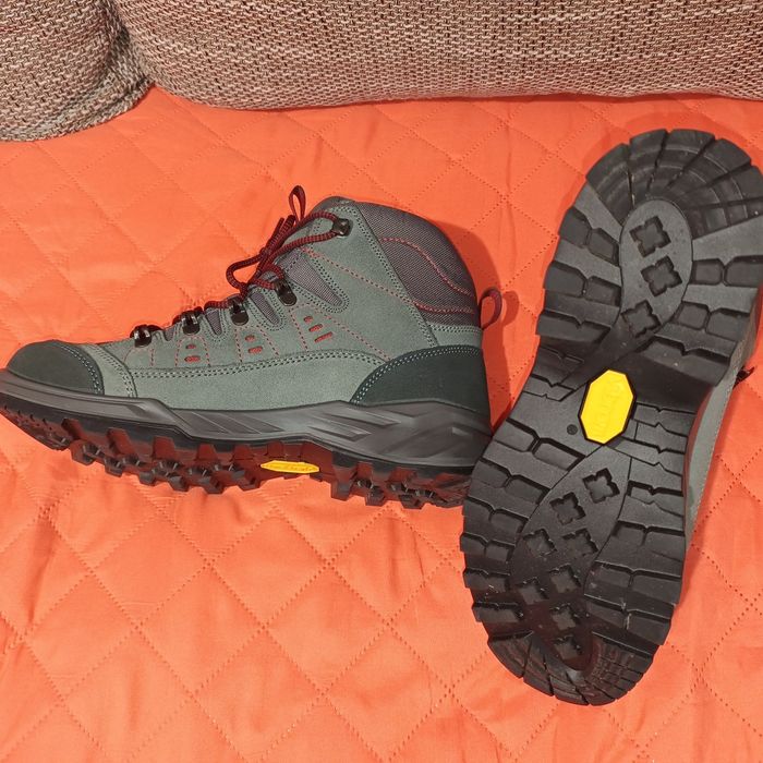 Ghete noi Tecnica Vibram gore tex 42