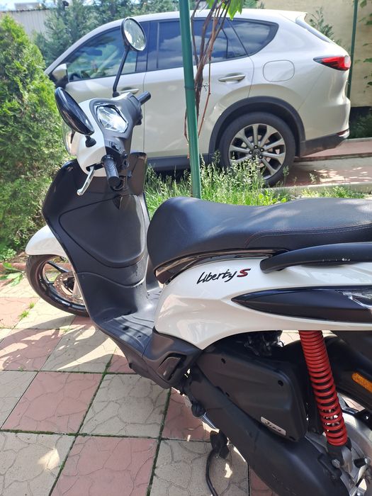Vand Piagio Liberty 50 cc 2022 ln garanție