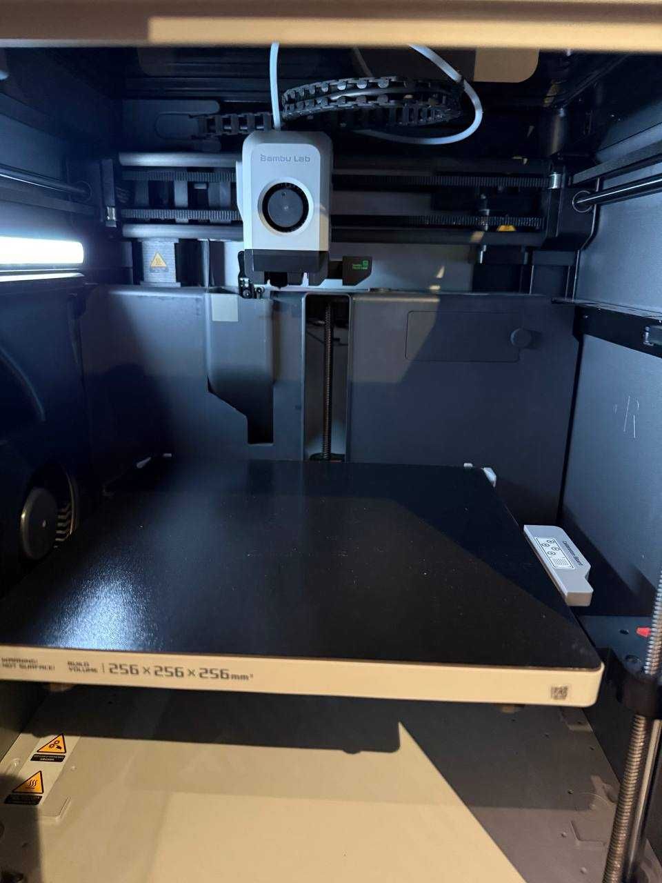 Продам 3D-принтер BambuLab X1C (EU-версия)
