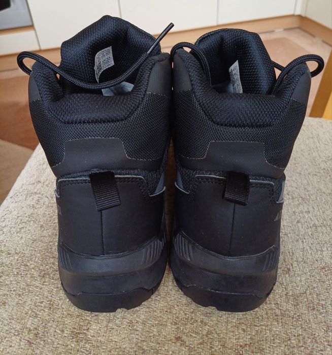 Adidas Terrex 42 2/3