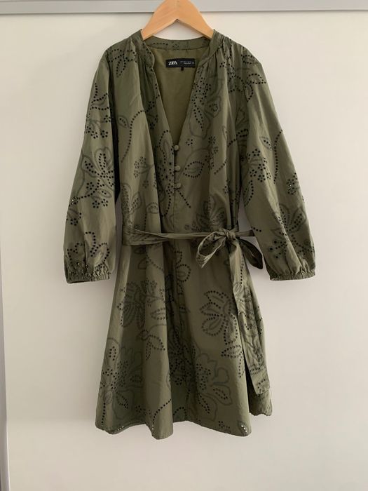 Rochie Zara cu broderie, marime S, khaki