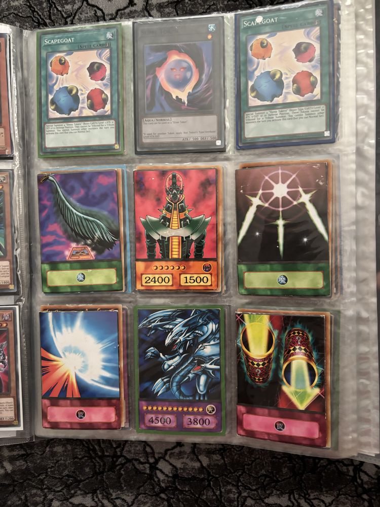 Yugioh карти.