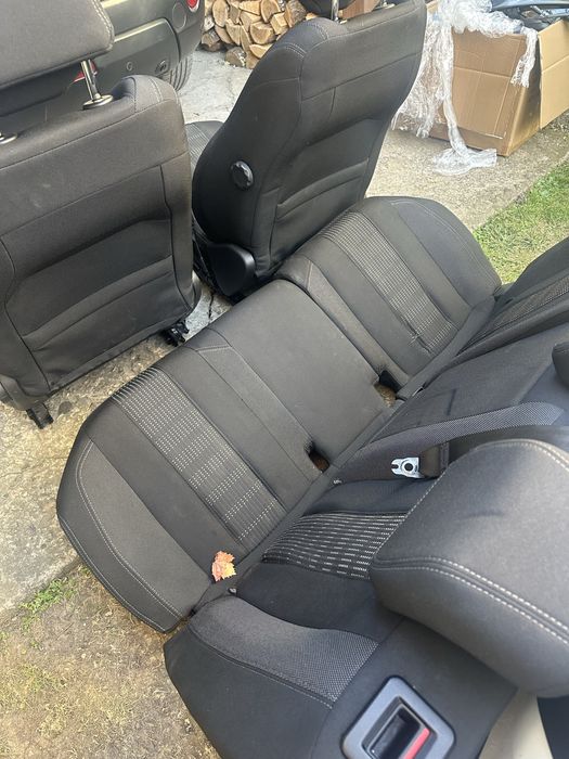 Салон седалки предни и задни Пежо 308 Peugeot 308