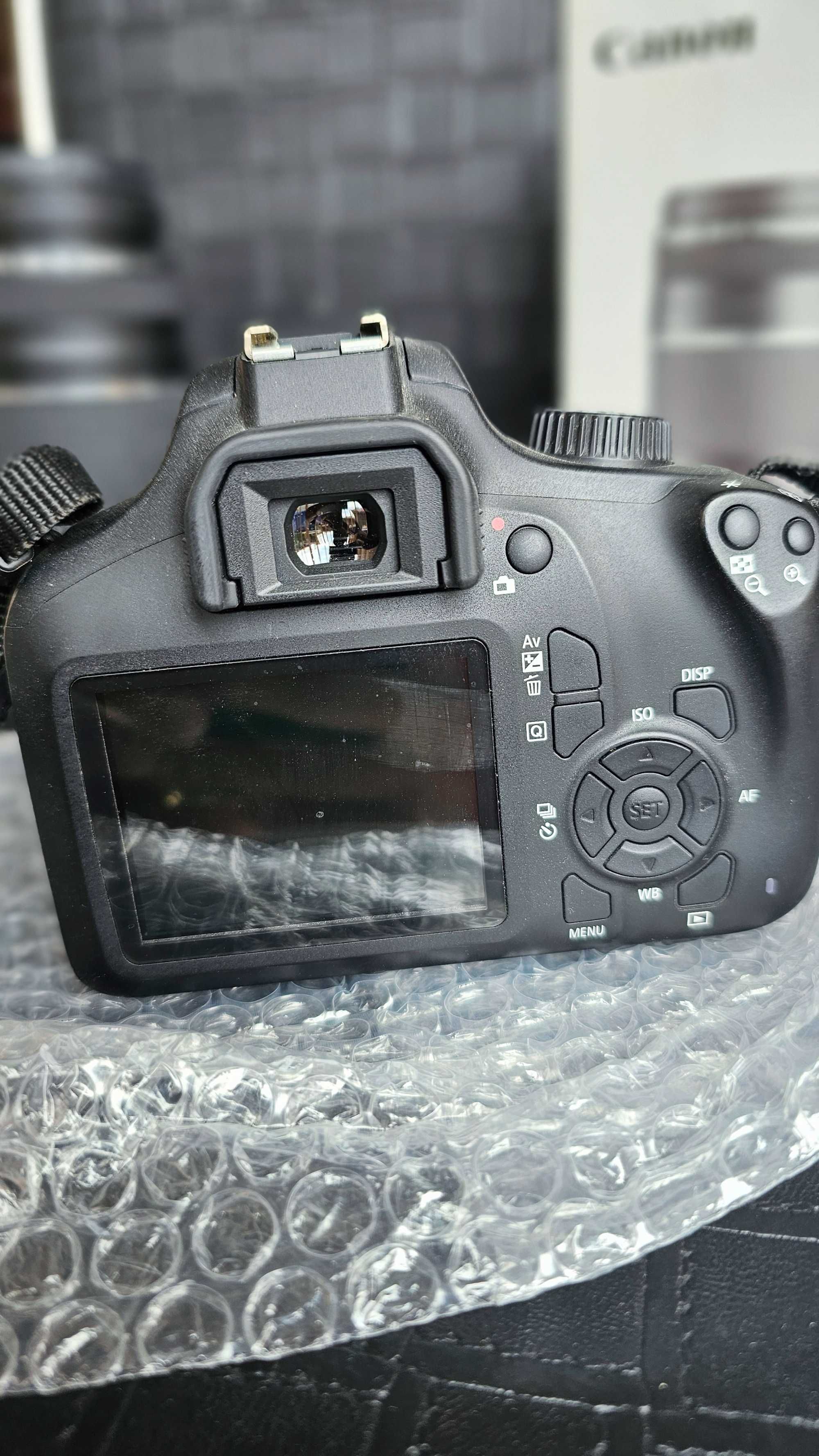 CANON EOS 4000D EF-S 18-55+75-300 18.0 MPx, WI-FI