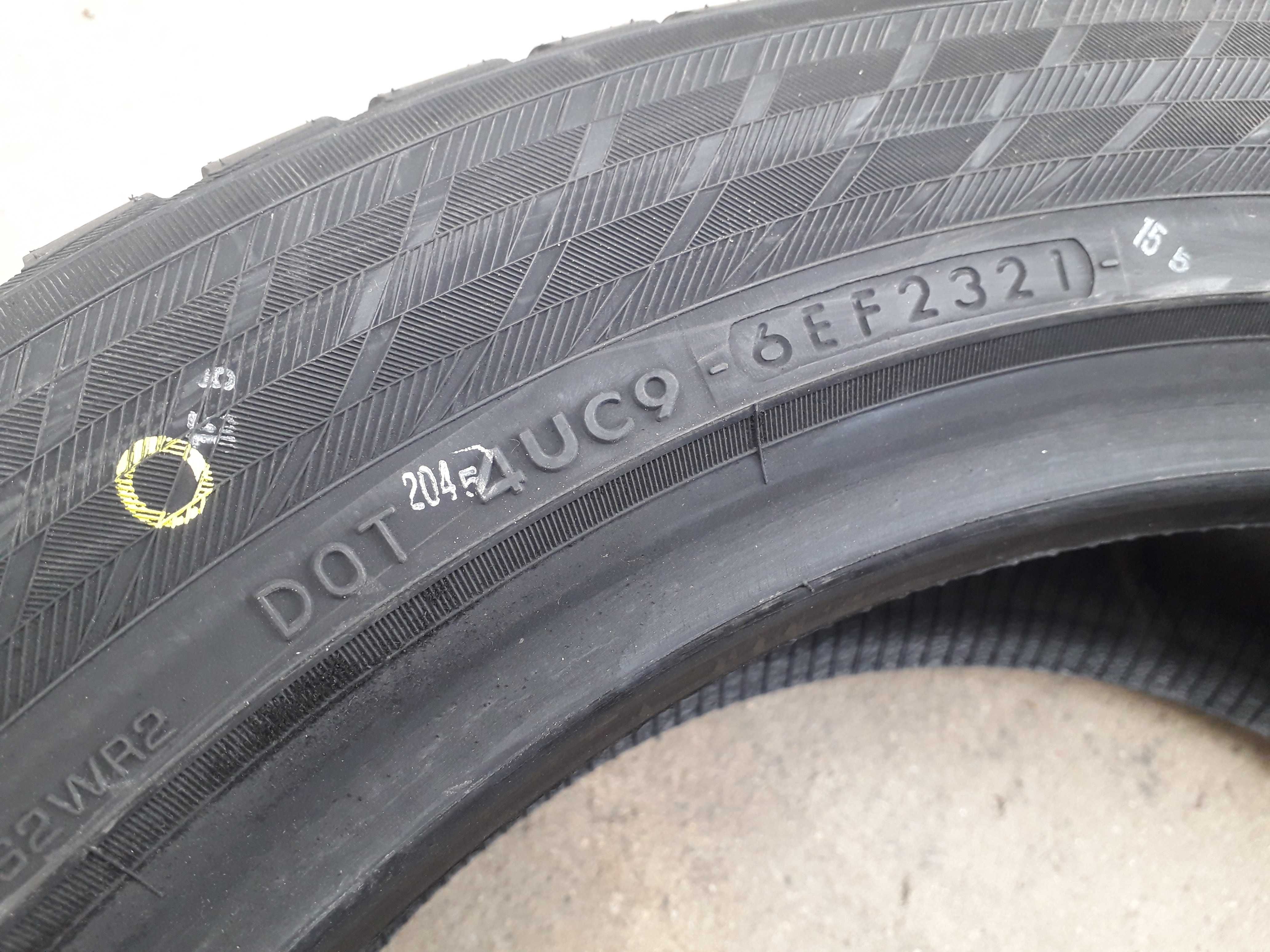 1 Нова зимна гума R18 215/55 Yokohama BluEarth Winter V905 95V