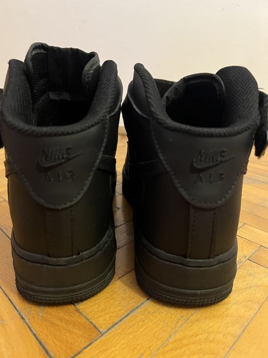 Air Force 1 Mid Triple Black