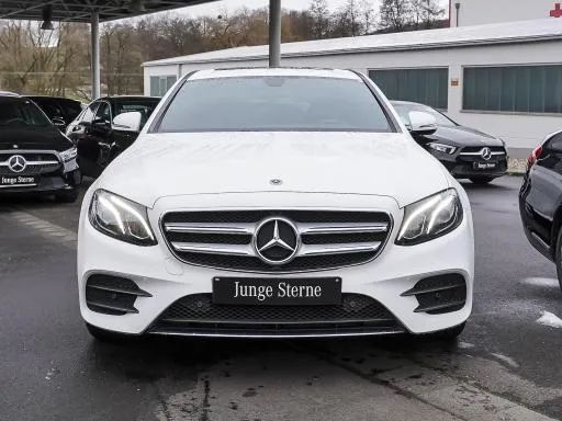 Mercedes-Benz E Mercedes-Benz 4MATIC, pachet AMG interior/exterior TVA deductibil