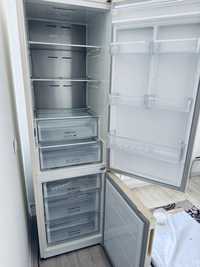 Большой Двухкамерный холодильник Бесплатно могу Доставить