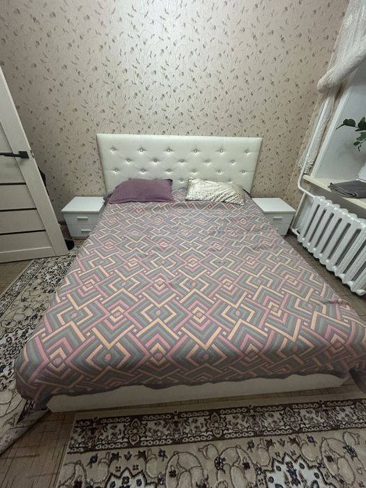 Кровать с тумбами