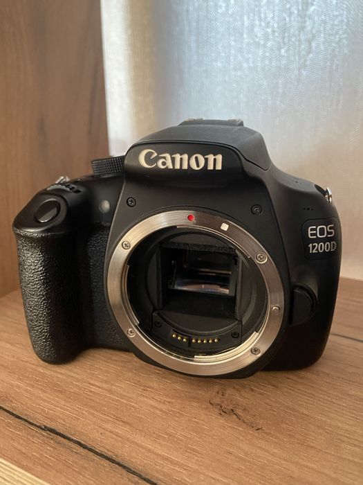 Фотоаппарат Canon EOS1200D