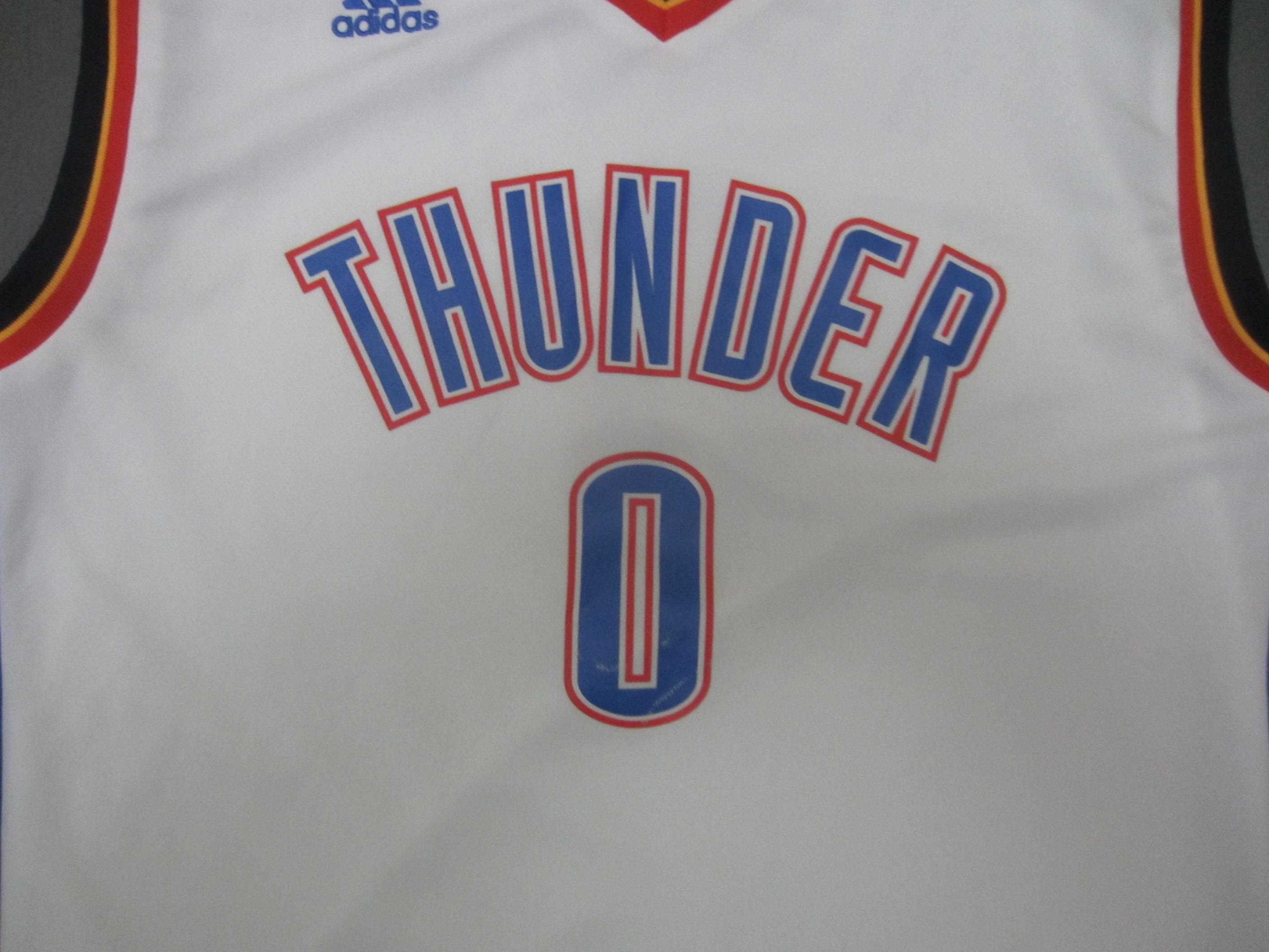 Maieu baschet WESTBROOK,Thunder, masura L,marca Adidas, ca nou