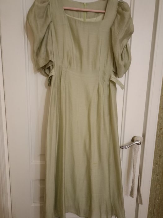 Көйлектер жаңа бір киілген