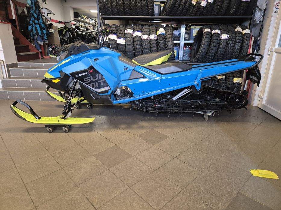 2018 Ski Doo Summit X 154