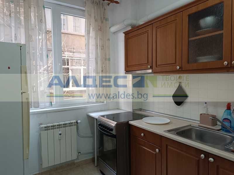 Дава се под наем Тристаен апартамент в София, Център - 98 кв.м за 765 € - Снимка #3