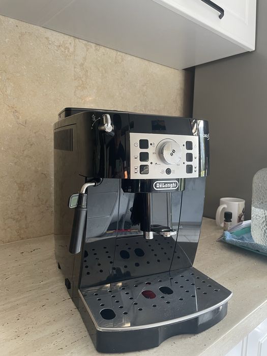 Masina de Cafea Delonghi