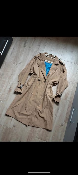 Trenci nou mărimea L