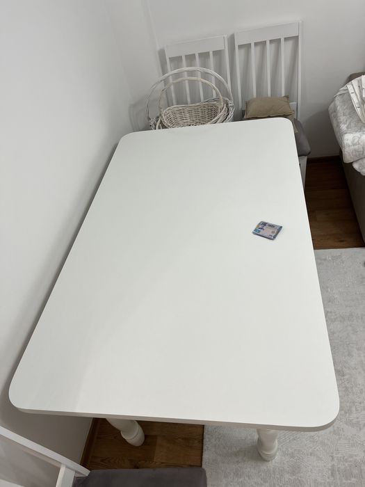 Столь со стулями