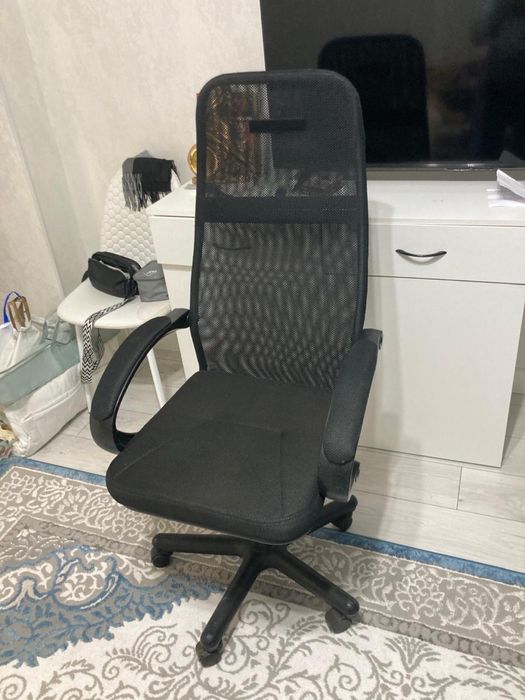 Кресло офисное в отличном состоянии