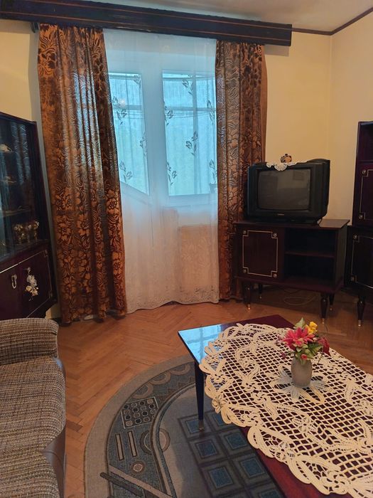 Vând apartament 3 camere