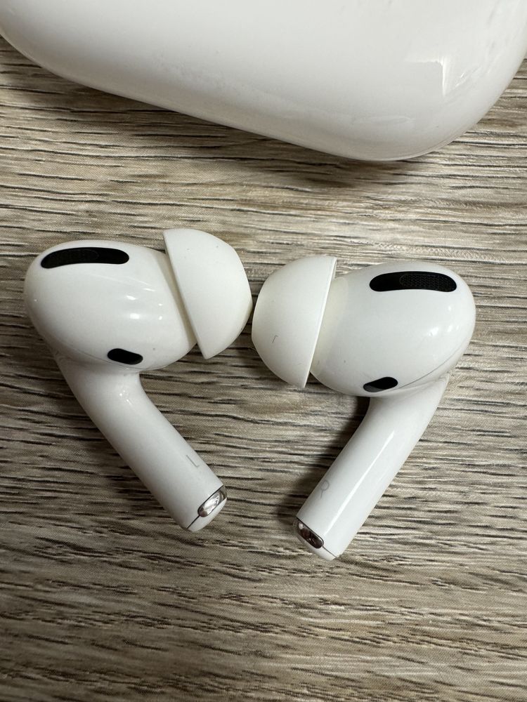 AirPods Pro наушники