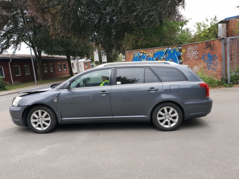 тойота авенсис 2006 2.2 д кат 177 коня на части