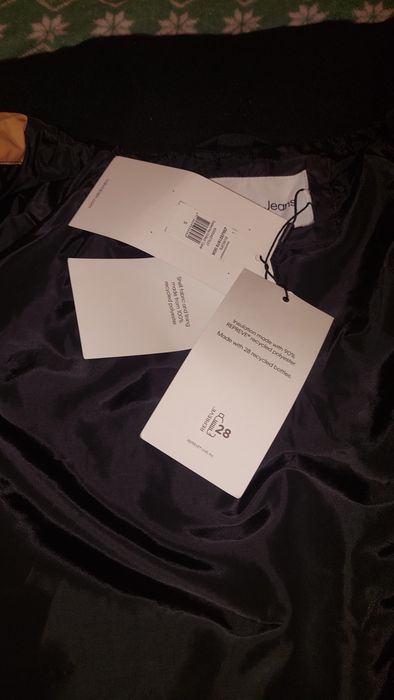 Vând geaca CK și MK