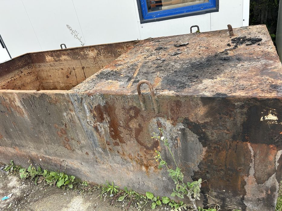 Vand bazin din tabla groasa aprox. 3.5 lungime x 1.5 latime x 1 inalti