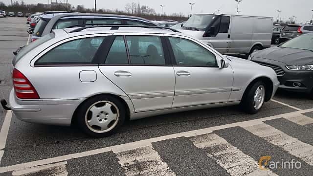 Dezmembrez mercedes w203 c class