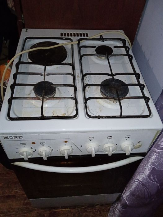 Продам газовую плиту