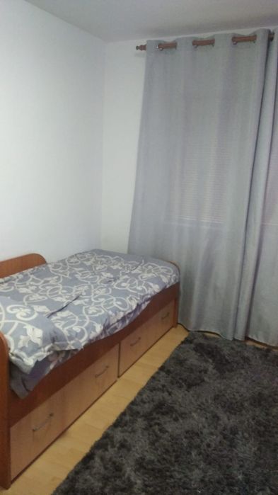 Vând apartament cu 4 camere, str. Macilor nr.11