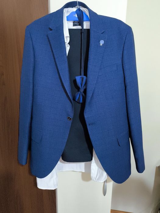 Costum elegant complet – sacou, pantaloni, cămăși, pantofi 43.